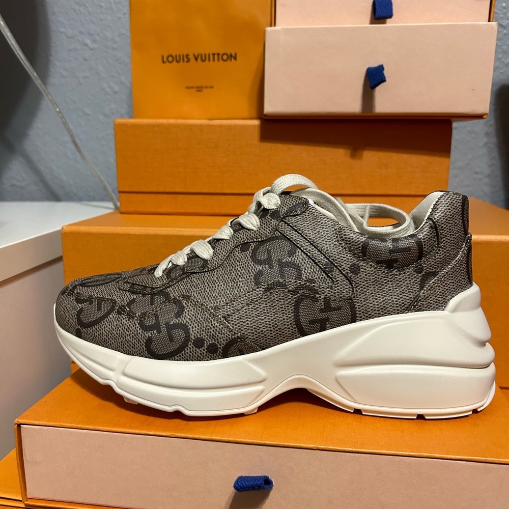 Authentic Gucci classic GG Rython sneakers size 34(4)